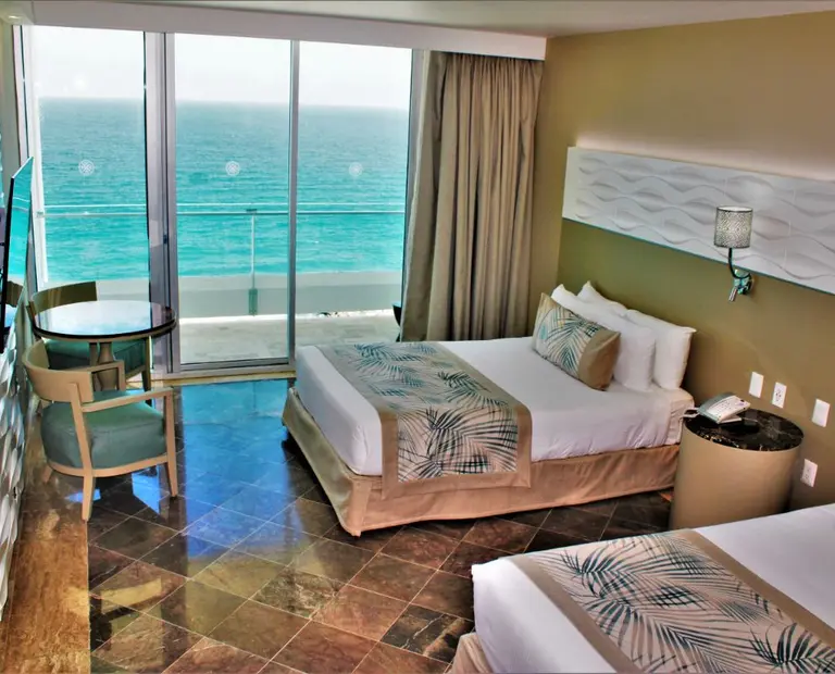 superior-ocean-front-gran-cancun-a